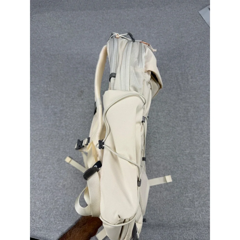 The North Face Women Borealis Luxe Backpack Gardenia White Rose Gold NF0A81E7OUC